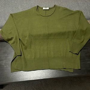 Women’s sweater size L